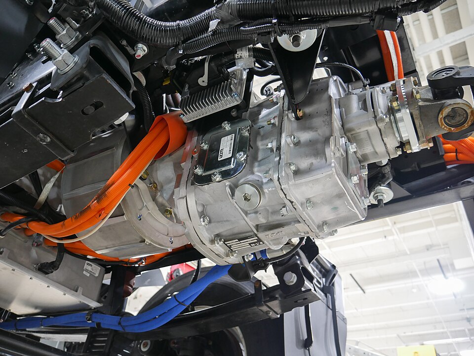 Electric vehicle traction motor